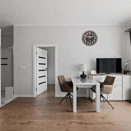 Apartment Pagi Comfort With Garden By Bookinghost Lublin